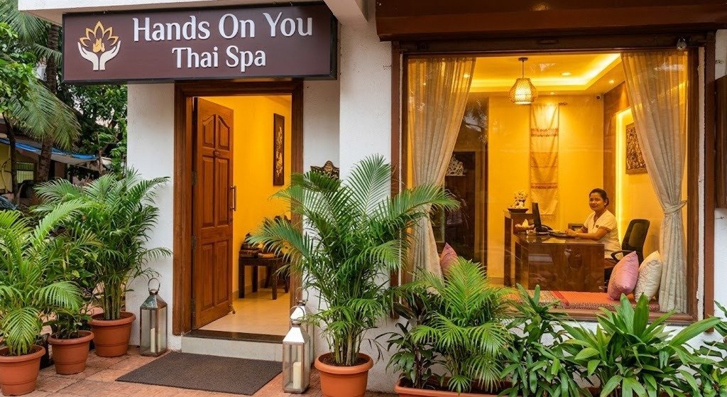 Hands On You Thai Best Spa in Calangute Goa – Welcome desk and serene reception area.